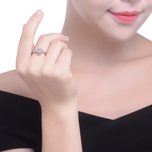 Load image into Gallery viewer, Diamona™ - Heart Ring
