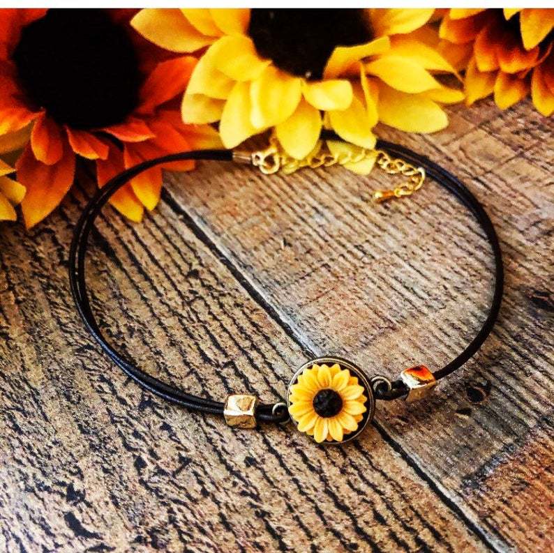 Daisy ankle necklace