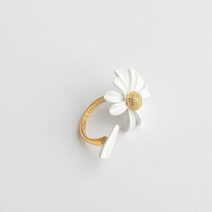 White Enamel Daisy Flower Vintage Elegant ring set