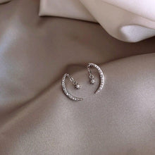 Load image into Gallery viewer, Delicate Crescent Moon Earrings
