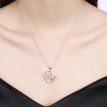 Load image into Gallery viewer, &#39;Mom&#39; Heart Pendant Necklace
