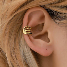 Load image into Gallery viewer, Skull Hand Earring Cuff
