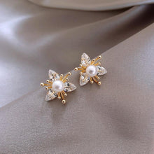 Load image into Gallery viewer, Crystal &amp; Pearl Flower Earrings
