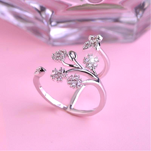 Load image into Gallery viewer, Crystal Butterfly &amp; Leaf Ring
