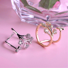 Load image into Gallery viewer, Crystal Butterfly &amp; Leaf Ring
