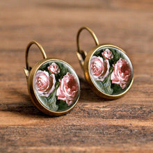 Load image into Gallery viewer, Vintage Flower Earrings

