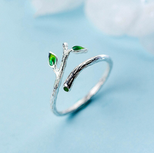 Load image into Gallery viewer, Green Vine Silver Ring
