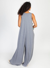 Load image into Gallery viewer, Jumpsuit stricken
